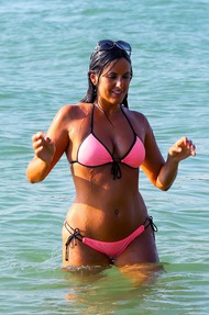 Sexy Celebrity Claudia Romani On The Beach - 05