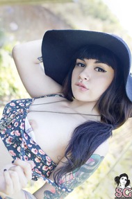 Almendra Sexy Tattooed Girl - 09