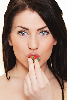 Sasha Bree - Strawberry