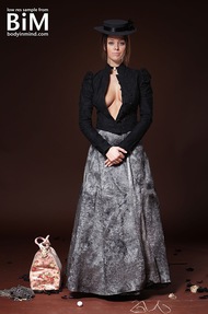 Laura Christina - Nanny - 00