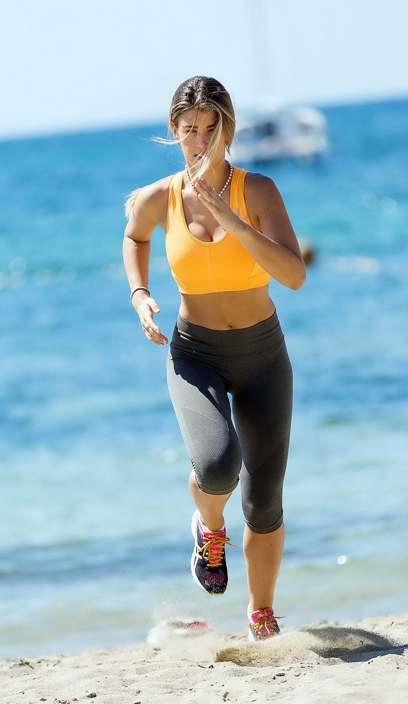 Amy Willerton Beach Workout - 