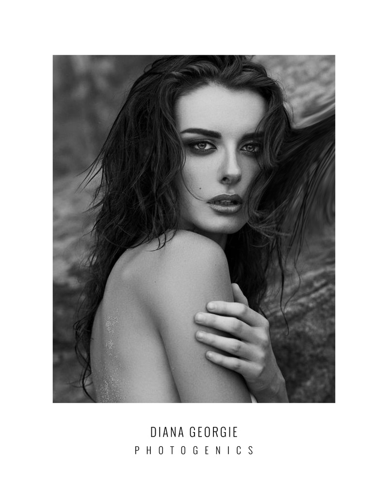 Diana Georgie Nude In The Desert - 