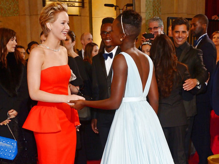 Beautiful Actress Jennifer Lawrence - 