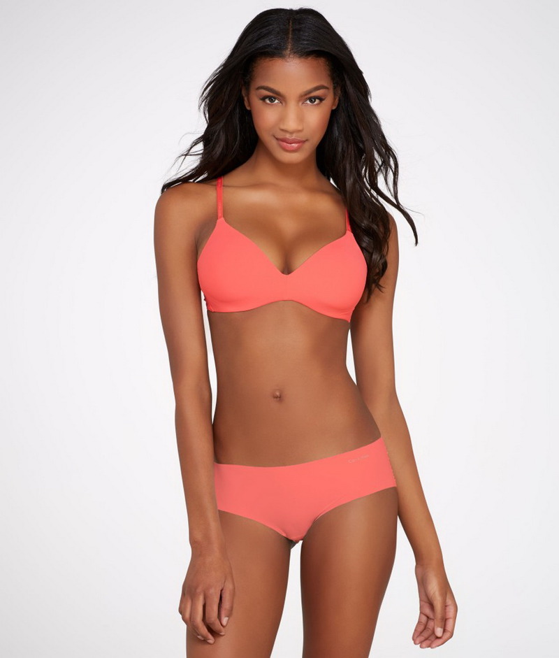 Ebonee Davis In Sexy Lingerie - 