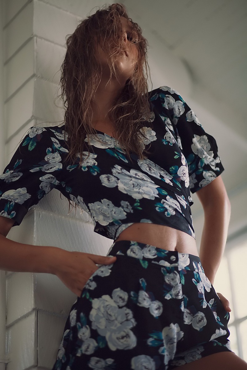 Sexy Celebrity Alexis Ren Is So Sensual - 