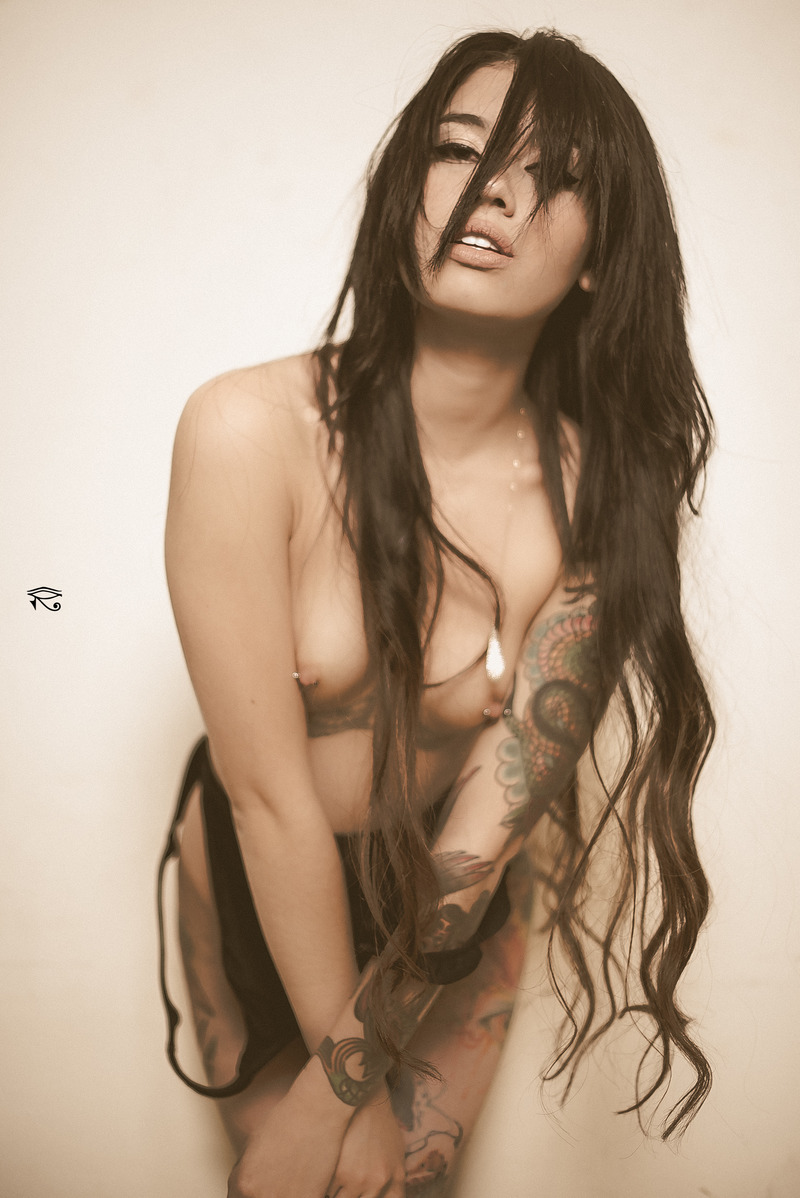 Jessica Alvarez Sexy And Hot Slutty Babe Shows Her Tattooed Body - 