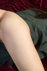 Vikki Mauri Gets Nude - 02
