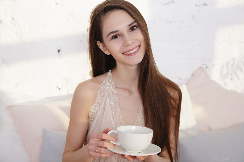 Smiling Russian brunette Leona Mia - 