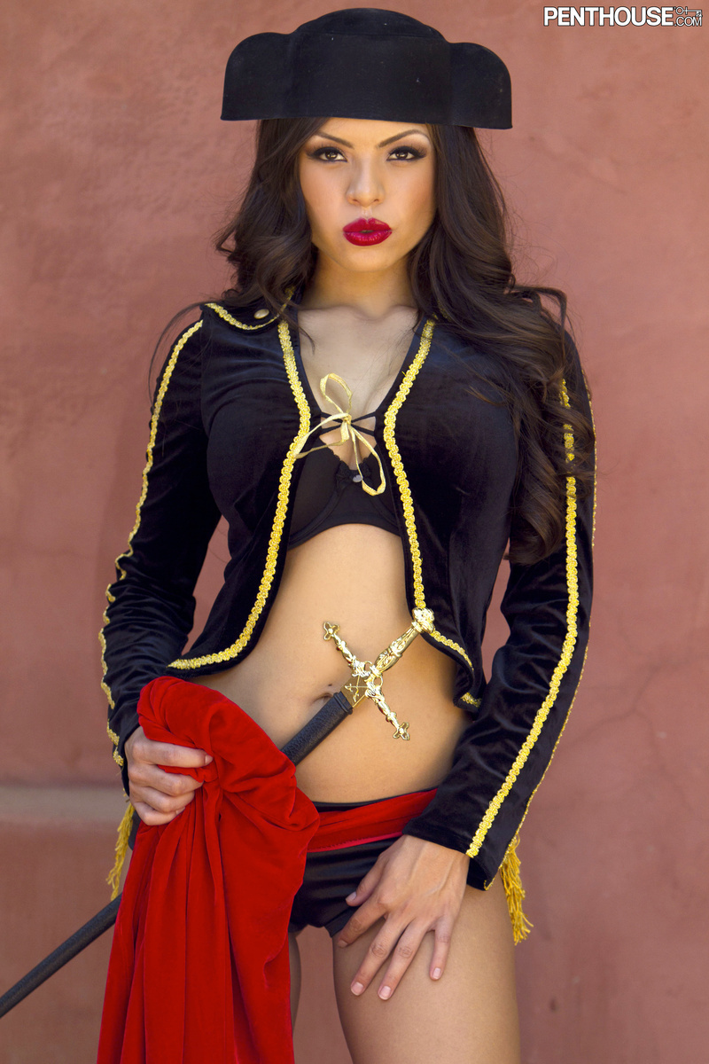 Yurizan Beltran sexy matador - 