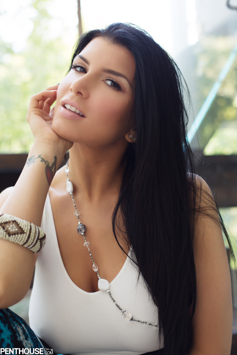 Romi Rain Busty Beauty - 