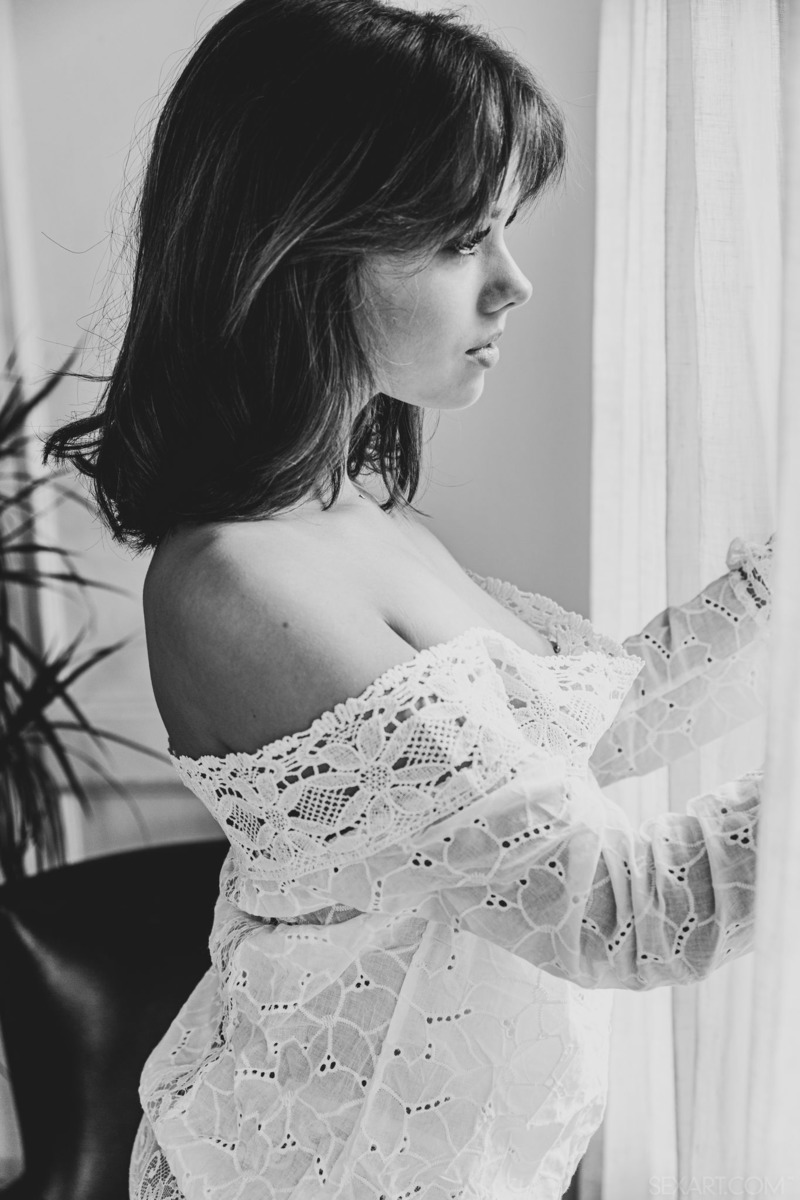 Keira Blue BW - 