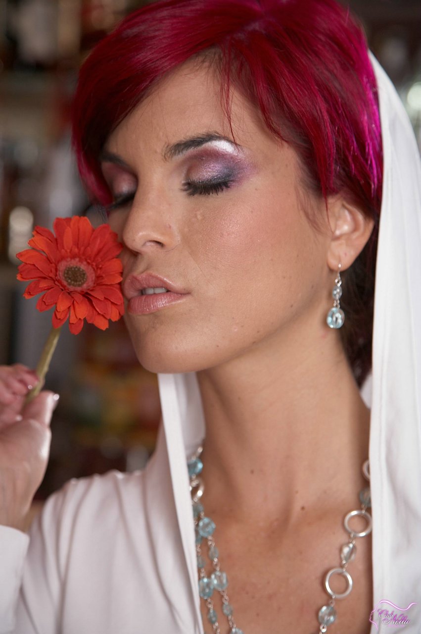 Nella in the pub after closing - 