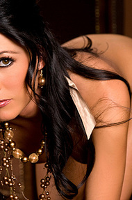 India Summer brings you back to a dimly lit storeroom and invites you to share her secret - 09