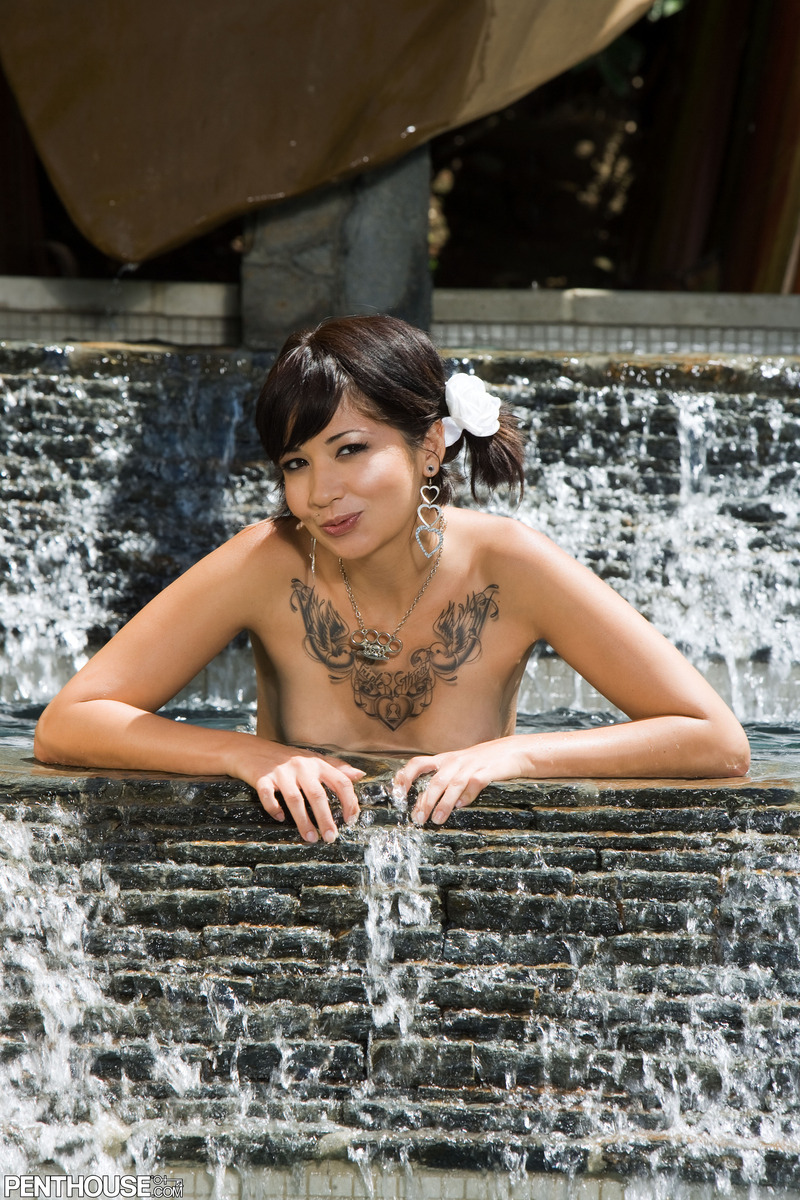 Coco Velvet tempts the Buddha with her hot and wet - 