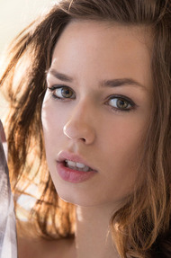 Sexy Brunette Model Madi Meadows Spreading - 00